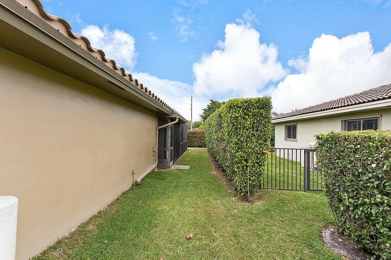 22074 West Soliel Circle Boca Raton, FL 33433 - Photo 30 of 34 030-22074SolielCirW-BocaRaton-FL-small