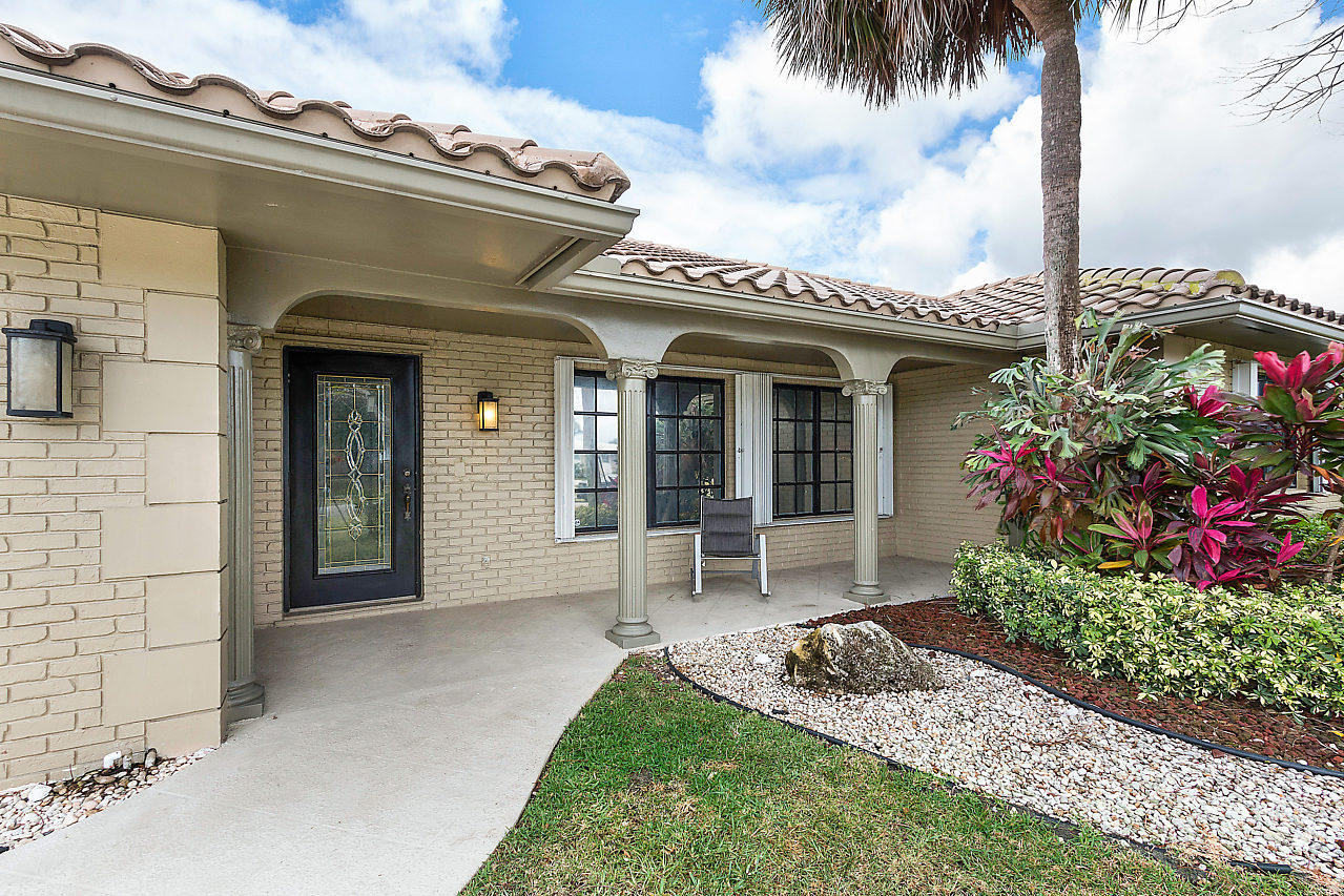 22074 West Soliel Circle Boca Raton, FL 33433 - Photo 4 of 34 004-22074SolielCirW-BocaRaton-FL-small