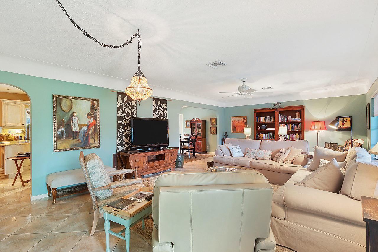 22074 West Soliel Circle Boca Raton, FL 33433 - Photo 6 of 34 006-22074SolielCirW-BocaRaton-FL-small