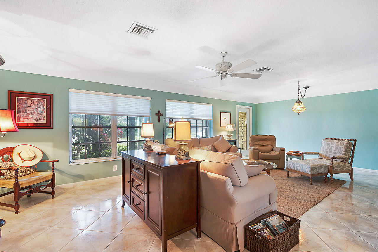 22074 West Soliel Circle Boca Raton, FL 33433 - Photo 7 of 34 007-22074SolielCirW-BocaRaton-FL-small
