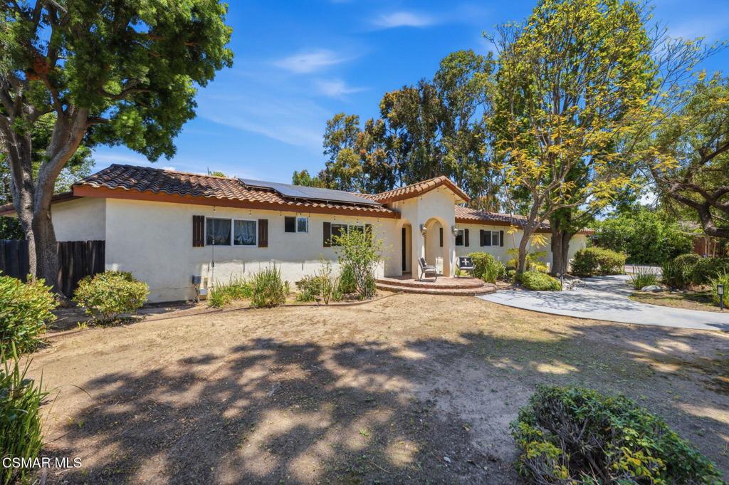 897 Old Farm Road Thousand Oaks, CA 91360 - Photo 3 of 35