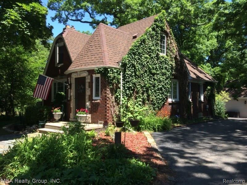 21169 Thorofare Road Grosse Ile, MI 48138 - Photo 1 of 54 IMG_3845.jpg