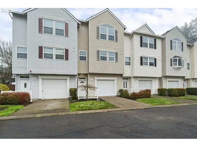 $329,000 | 19903 Southwest Poplarwood Place, Unit 10, Tualatin, OR 97062