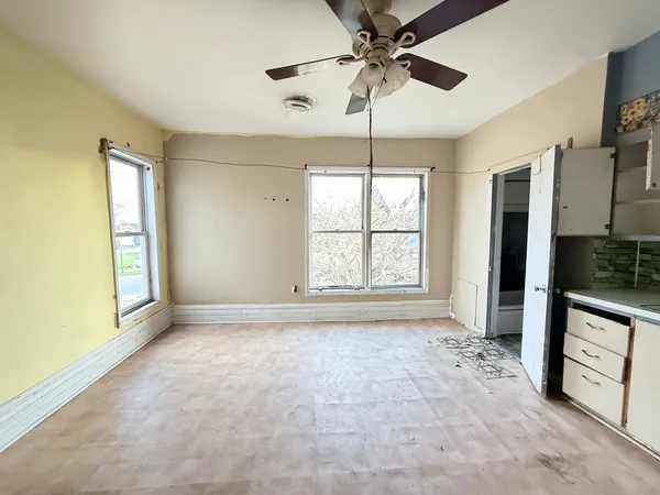 $50,000 | 101 5th Street, Carmi, IL 62821