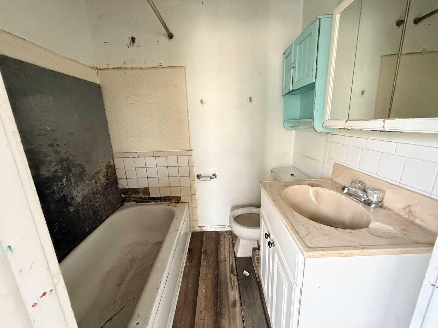 101 5th Street Carmi, IL 62821 - Photo 12 of 28