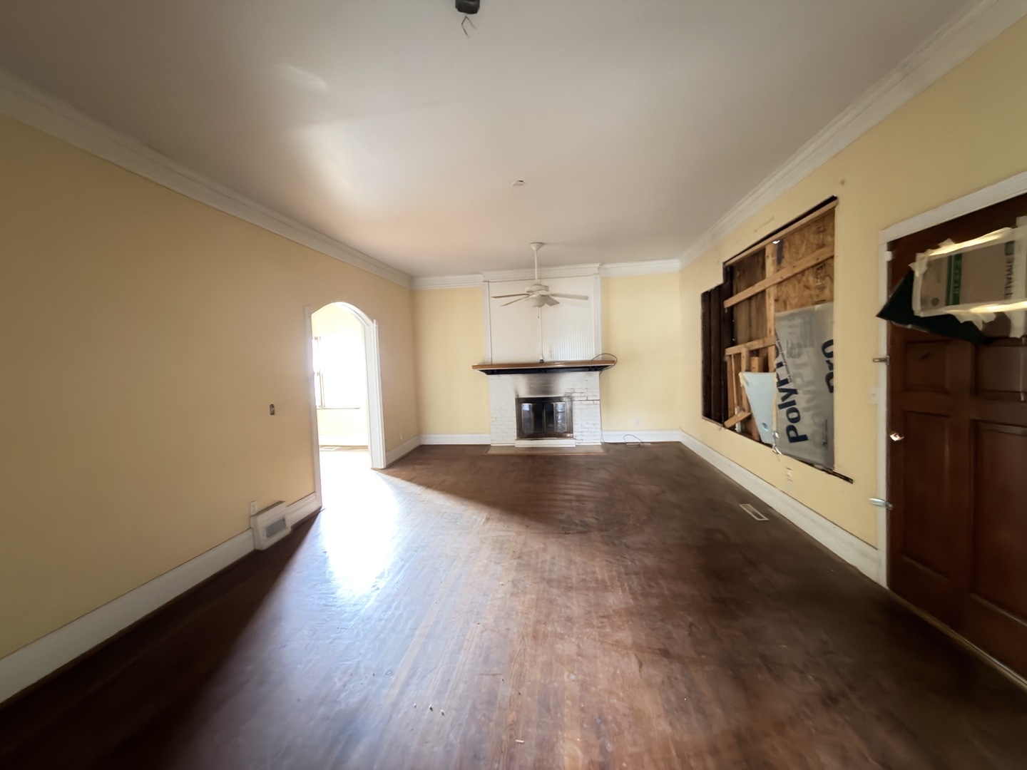 101 5th Street Carmi, IL 62821 - Photo 3 of 28