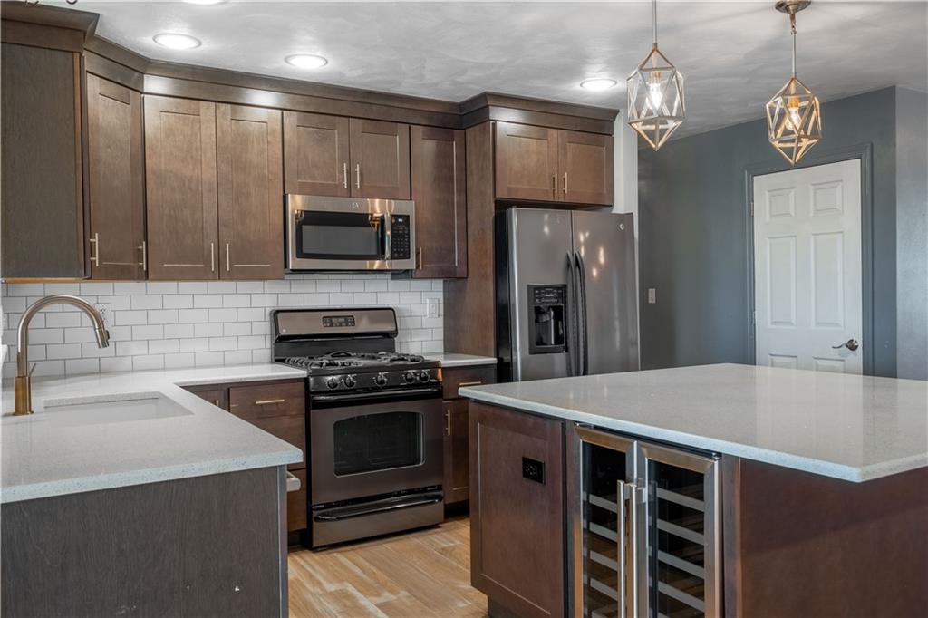 148 Rustic Ridge Drive Pittsburgh, PA 15239 - Photo 9 of 25 Gallery Image 9