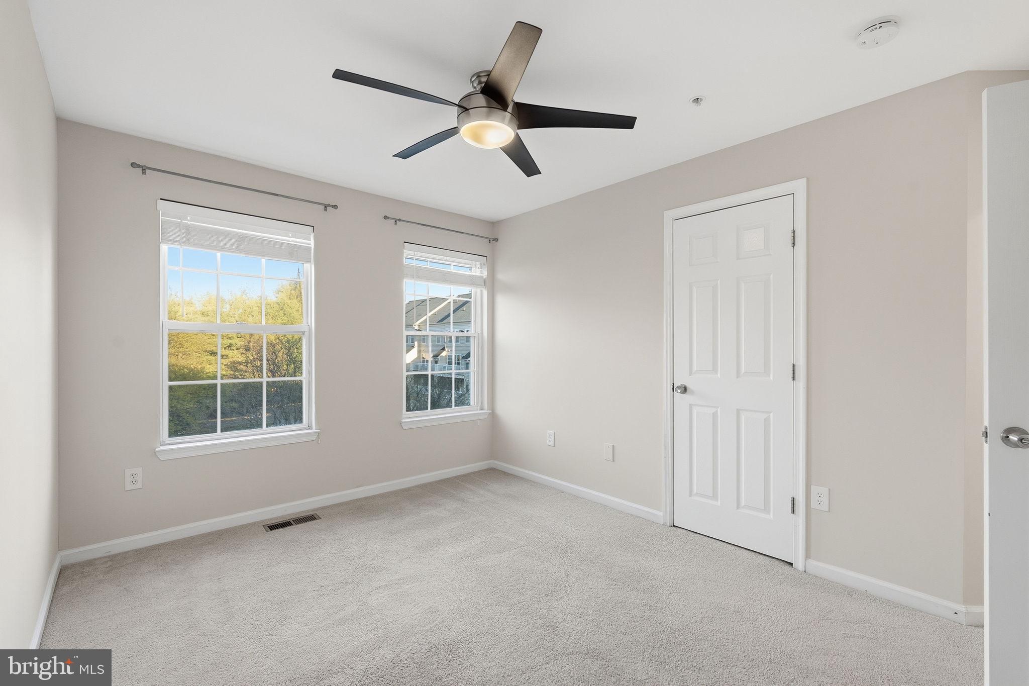 1881 Crescent Park Drive Reston, VA 20190 - Photo 33 of 43