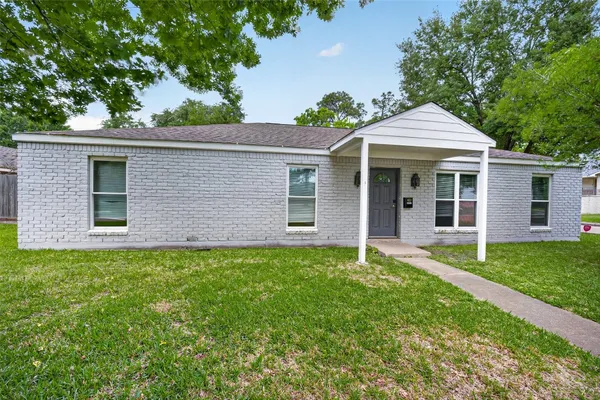 $2,500 | 5822 Reamer Street, Houston, TX 77074