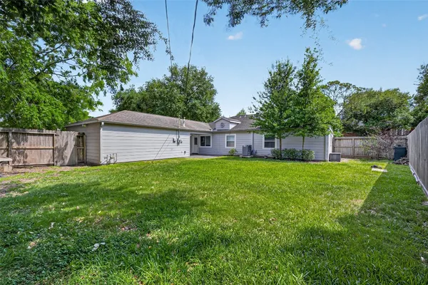 $2,500 | 5822 Reamer Street, Houston, TX 77074