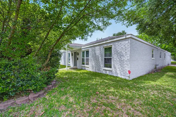 $2,500 | 5822 Reamer Street, Houston, TX 77074