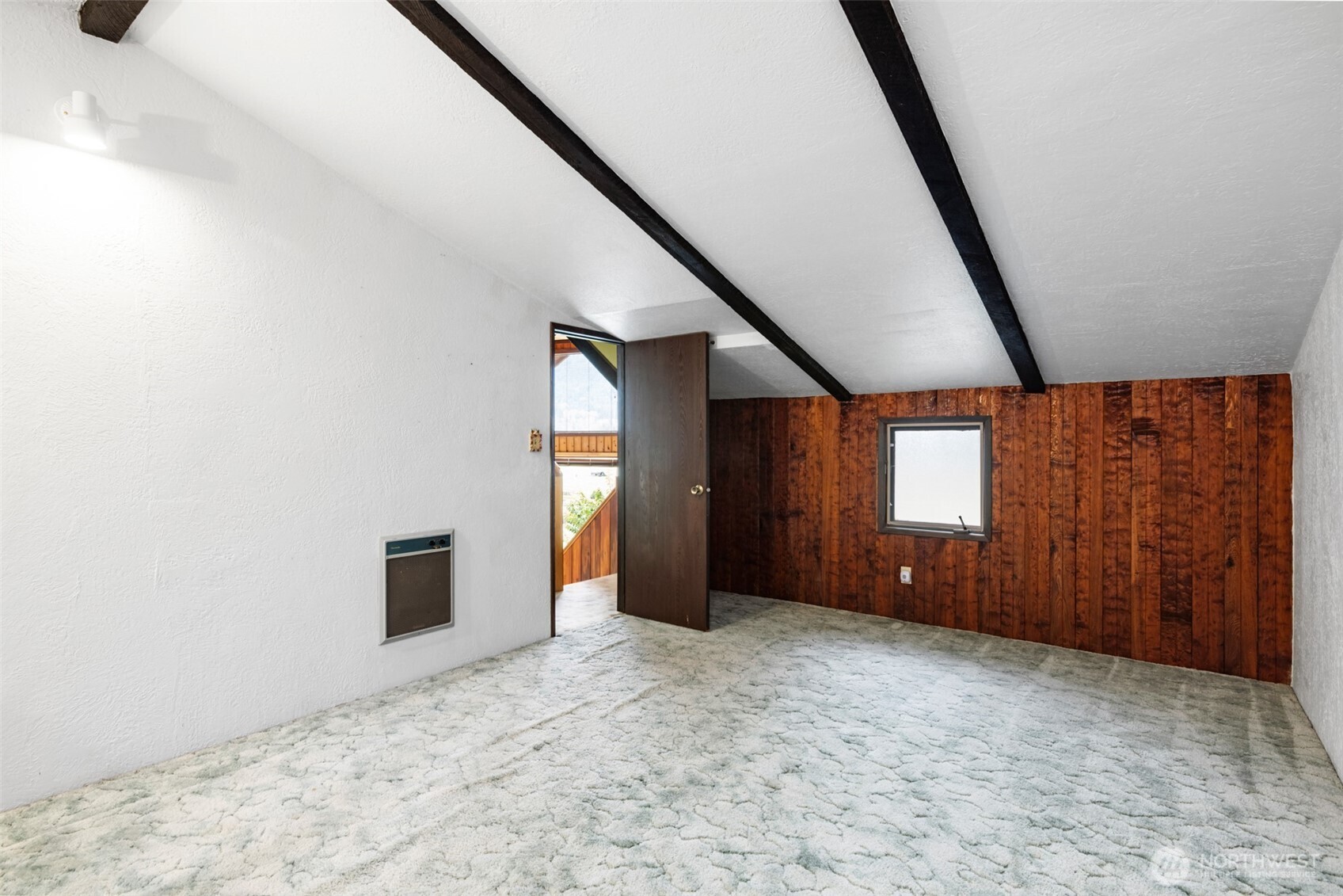 453 Stampede Drive Sequim, WA 98382 - Photo 21 of 36 an empty room with windows and closet