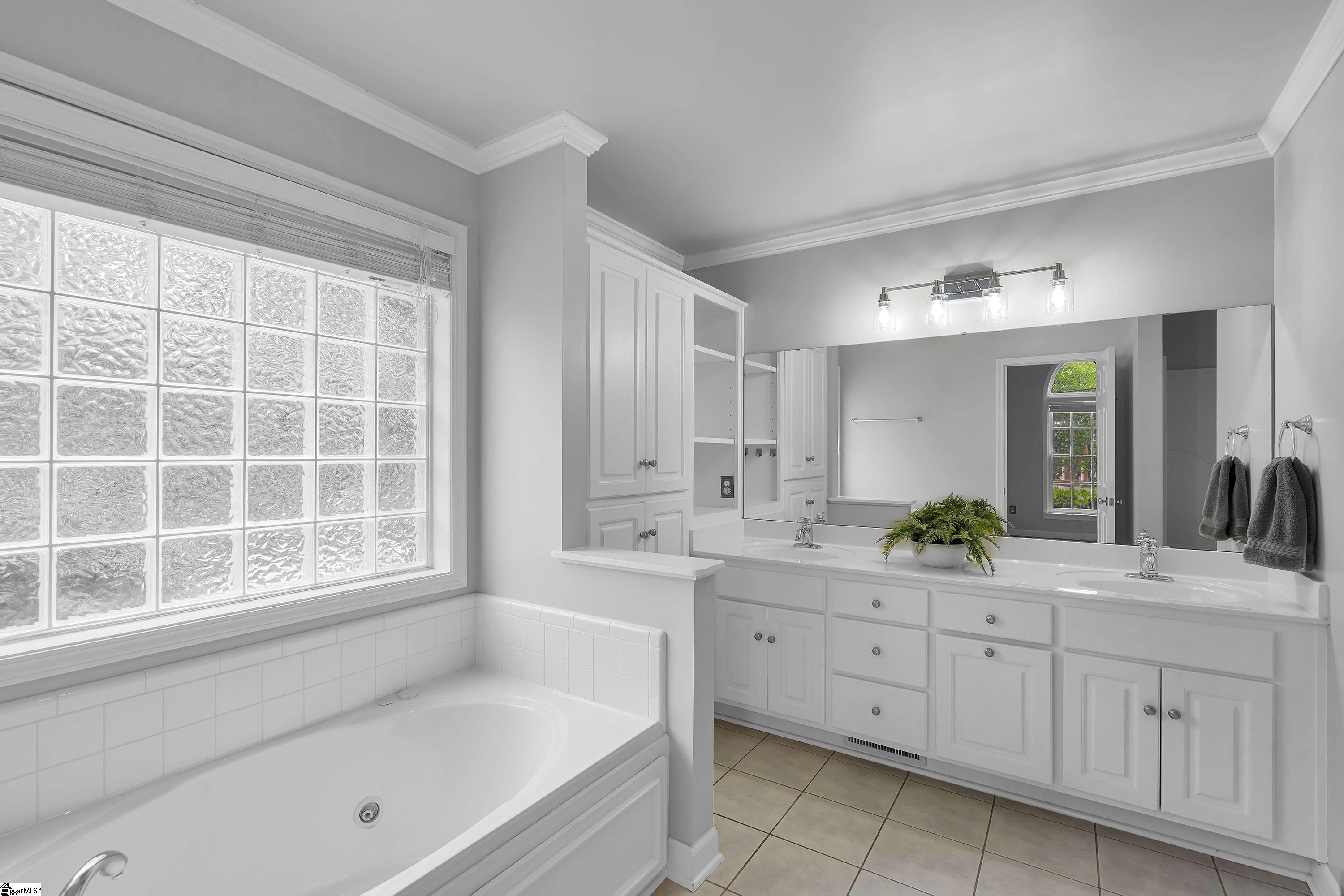 24 Meadow Mist Trail Greer, SC 29650 - Photo 3 of 35