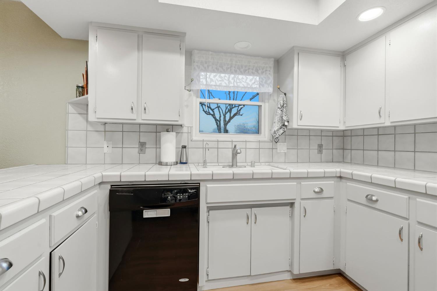 813 West Willow Street Exeter, CA 93221 - Photo 13 of 42