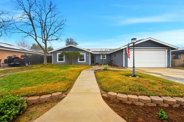 $395,000 | 813 West Willow Street, Exeter, CA 93221