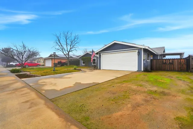 $395,000 | 813 West Willow Street, Exeter, CA 93221