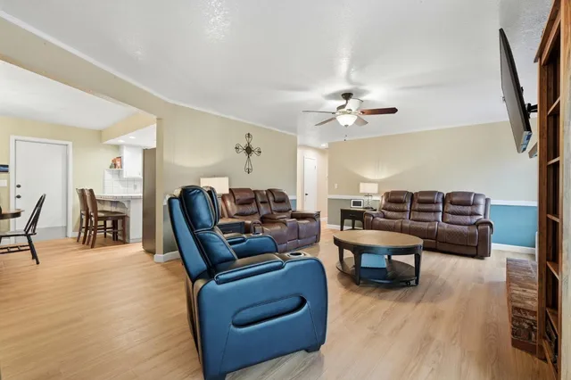 $395,000 | 813 West Willow Street, Exeter, CA 93221