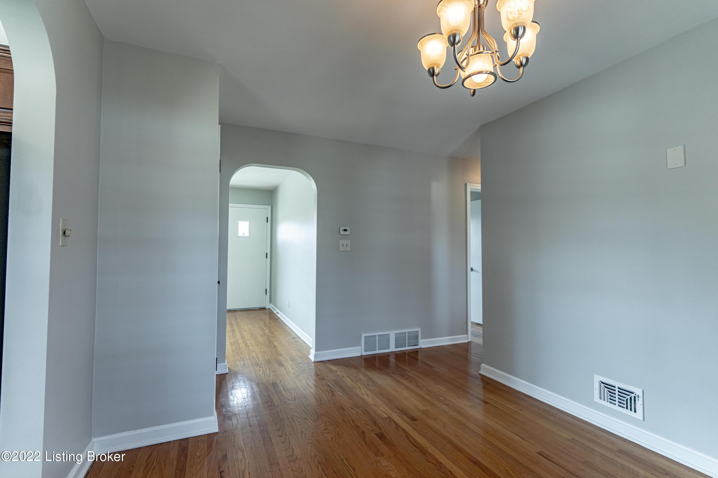 8605 Eula Road Louisville, KY 40219 - Photo 11 of 47 DSC09277