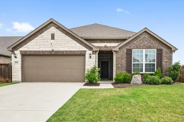 $435,000 | 2601 Creswick Drive, Mansfield, TX 76084