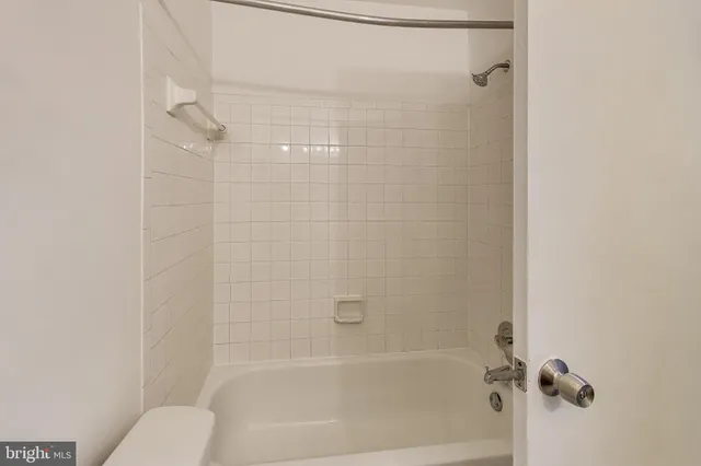 $315,700 | 11406 Locustdale Terrace, Unit 370, Germantown, MD 20876