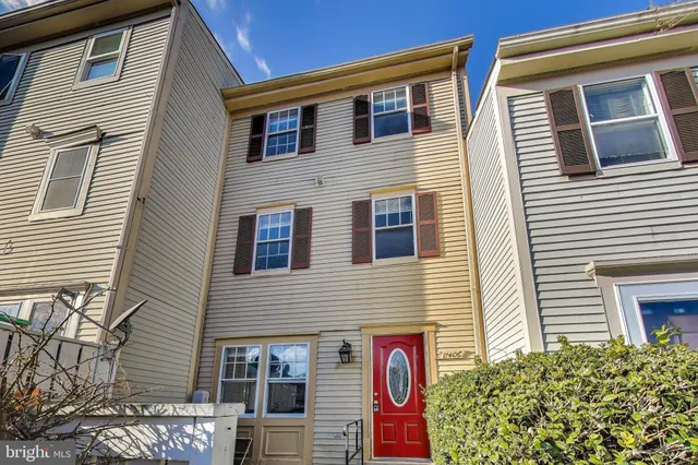 $315,700 | 11406 Locustdale Terrace, Unit 370, Germantown, MD 20876