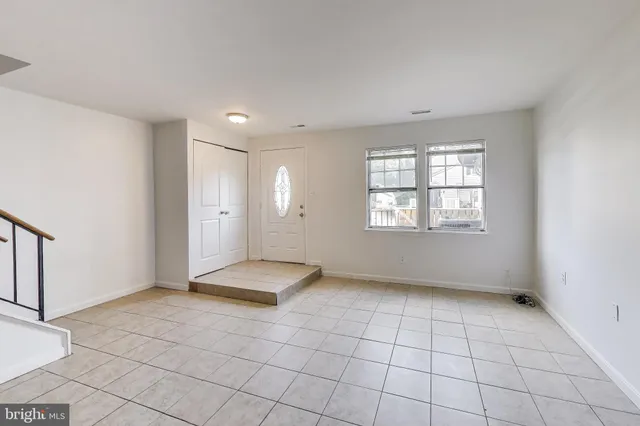 $315,700 | 11406 Locustdale Terrace, Unit 370, Germantown, MD 20876