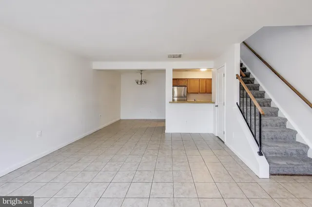 $315,700 | 11406 Locustdale Terrace, Unit 370, Germantown, MD 20876