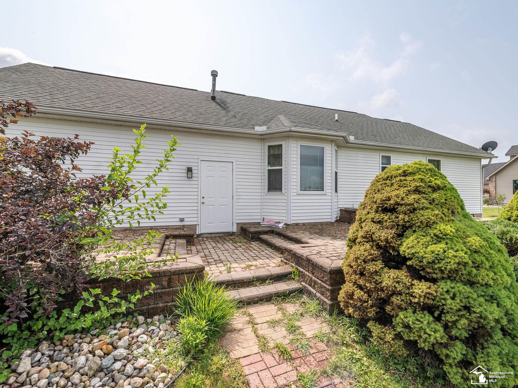 5957 Trombley Road Newport, MI 48166 - Photo 28 of 30 50218051-22eca9d9-451f-4e81-bb75-582147d1d096.JPG