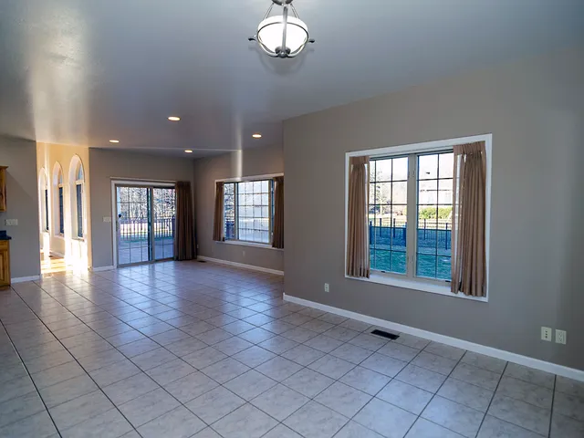 $595,000 | 100 Walden Pond Boulevard, Monticello, IL 61856