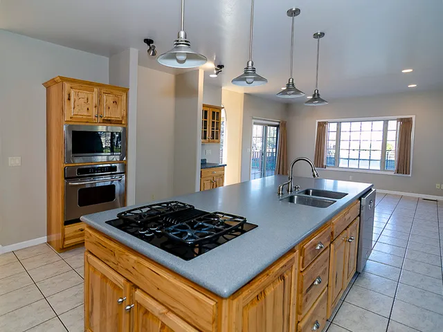 $595,000 | 100 Walden Pond Boulevard, Monticello, IL 61856