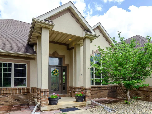 $595,000 | 100 Walden Pond Boulevard, Monticello, IL 61856