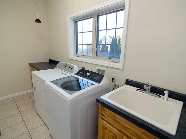 $595,000 | 100 Walden Pond Boulevard, Monticello, IL 61856