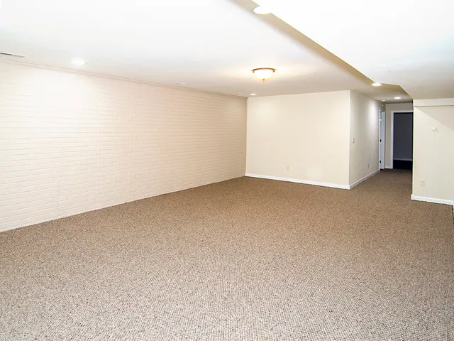 $595,000 | 100 Walden Pond Boulevard, Monticello, IL 61856