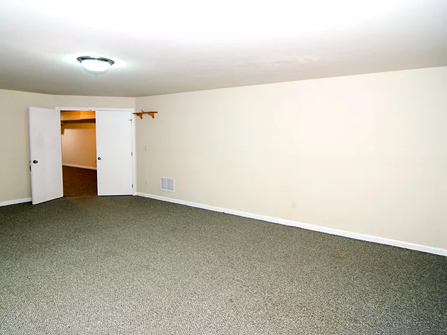 $595,000 | 100 Walden Pond Boulevard, Monticello, IL 61856