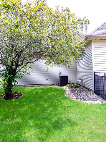 $595,000 | 100 Walden Pond Boulevard, Monticello, IL 61856