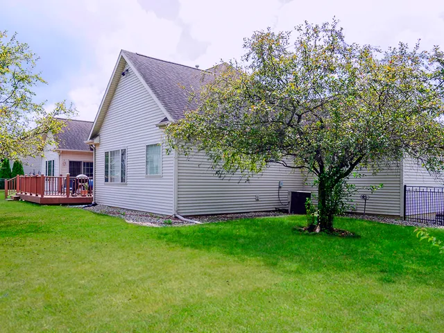 $595,000 | 100 Walden Pond Boulevard, Monticello, IL 61856