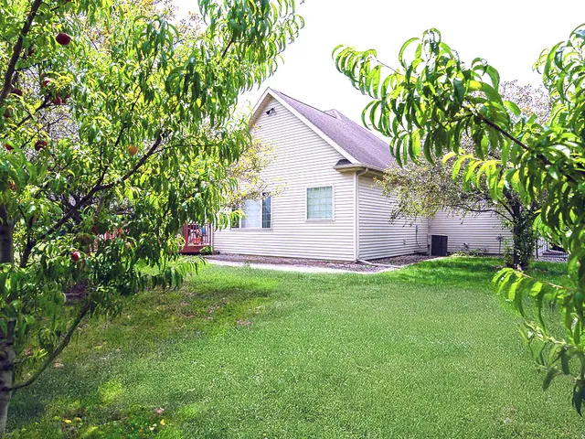 $595,000 | 100 Walden Pond Boulevard, Monticello, IL 61856