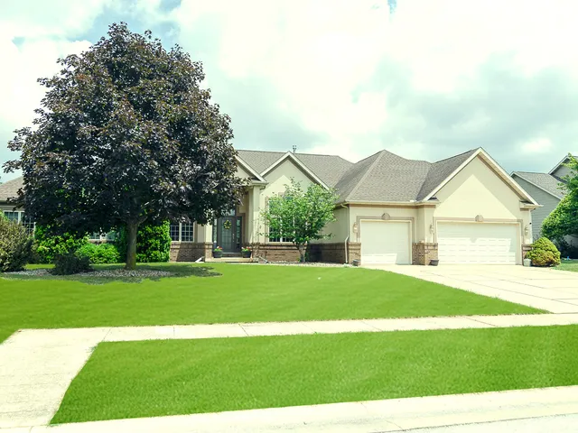 $595,000 | 100 Walden Pond Boulevard, Monticello, IL 61856