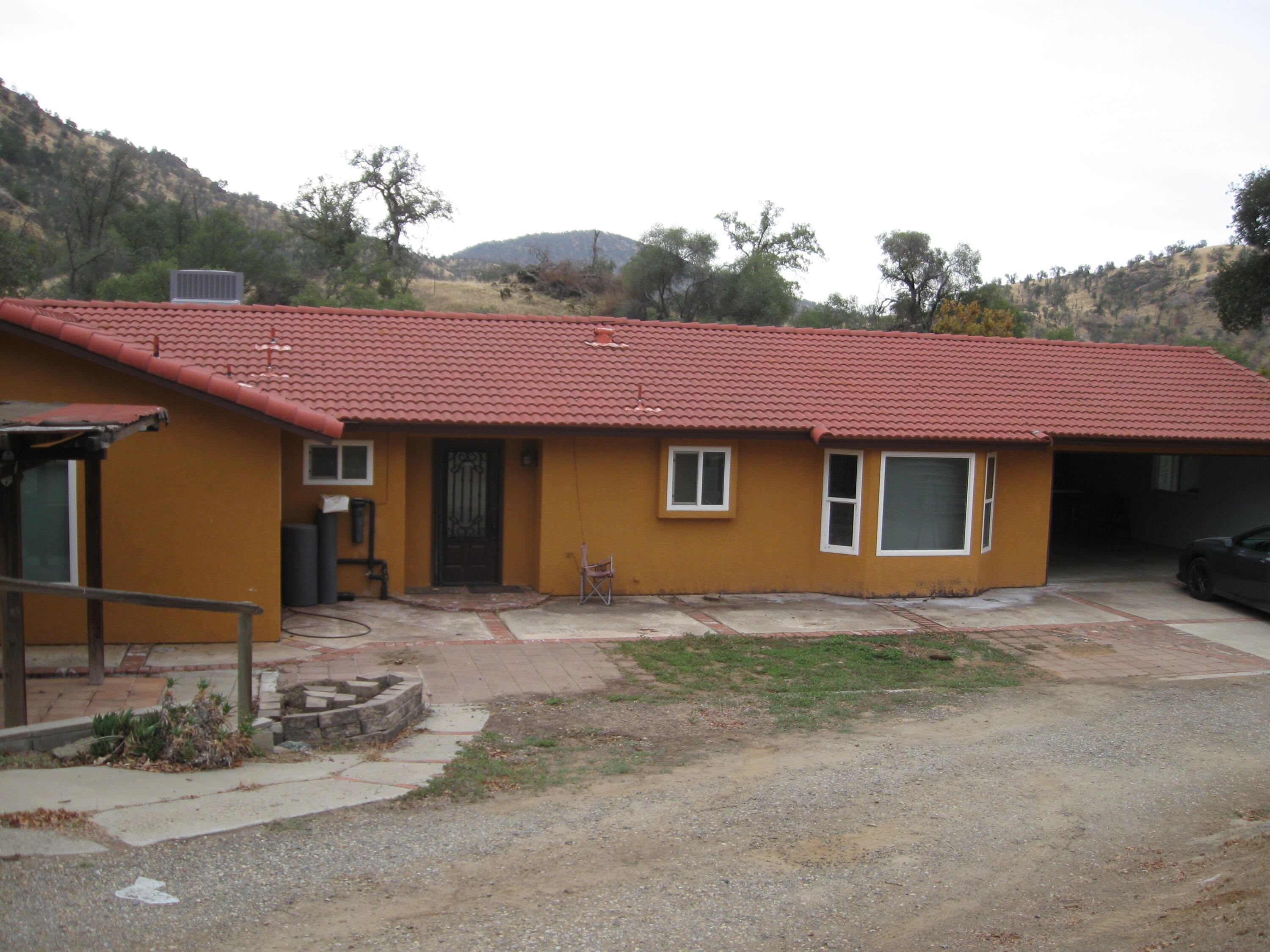 35548 Hummingbird Lane Squaw Valley, CA 93675 - Photo 2 of 33 IMG_4851