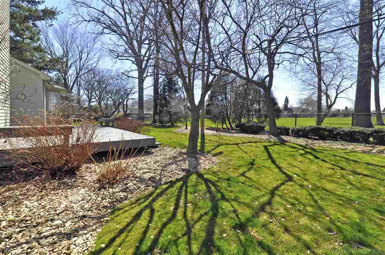 483 Shoreham Road Grosse Pointe Woods, MI 48236 - Photo 39 of 44