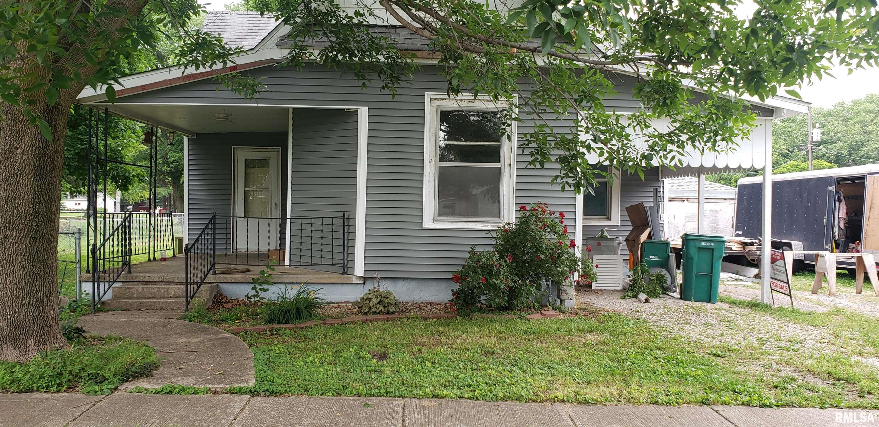 313 Walnut Dawson, IL 62520 - Photo 1 of 27