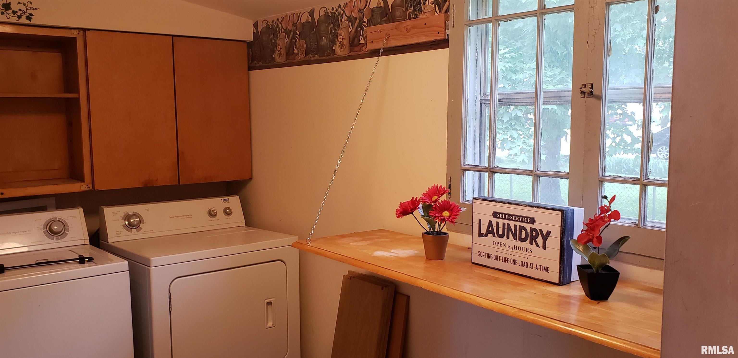 313 Walnut Dawson, IL 62520 - Photo 20 of 27