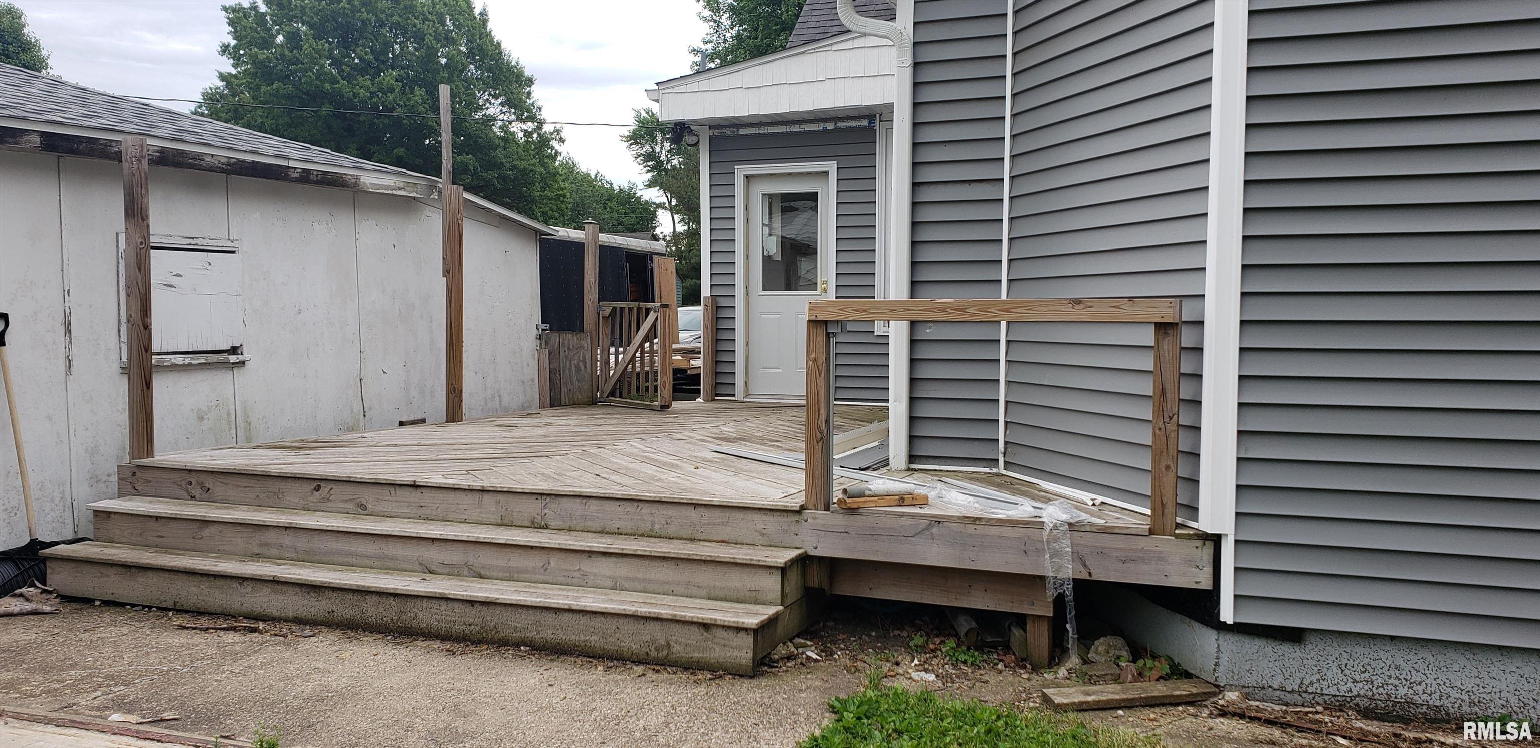 313 Walnut Dawson, IL 62520 - Photo 22 of 27