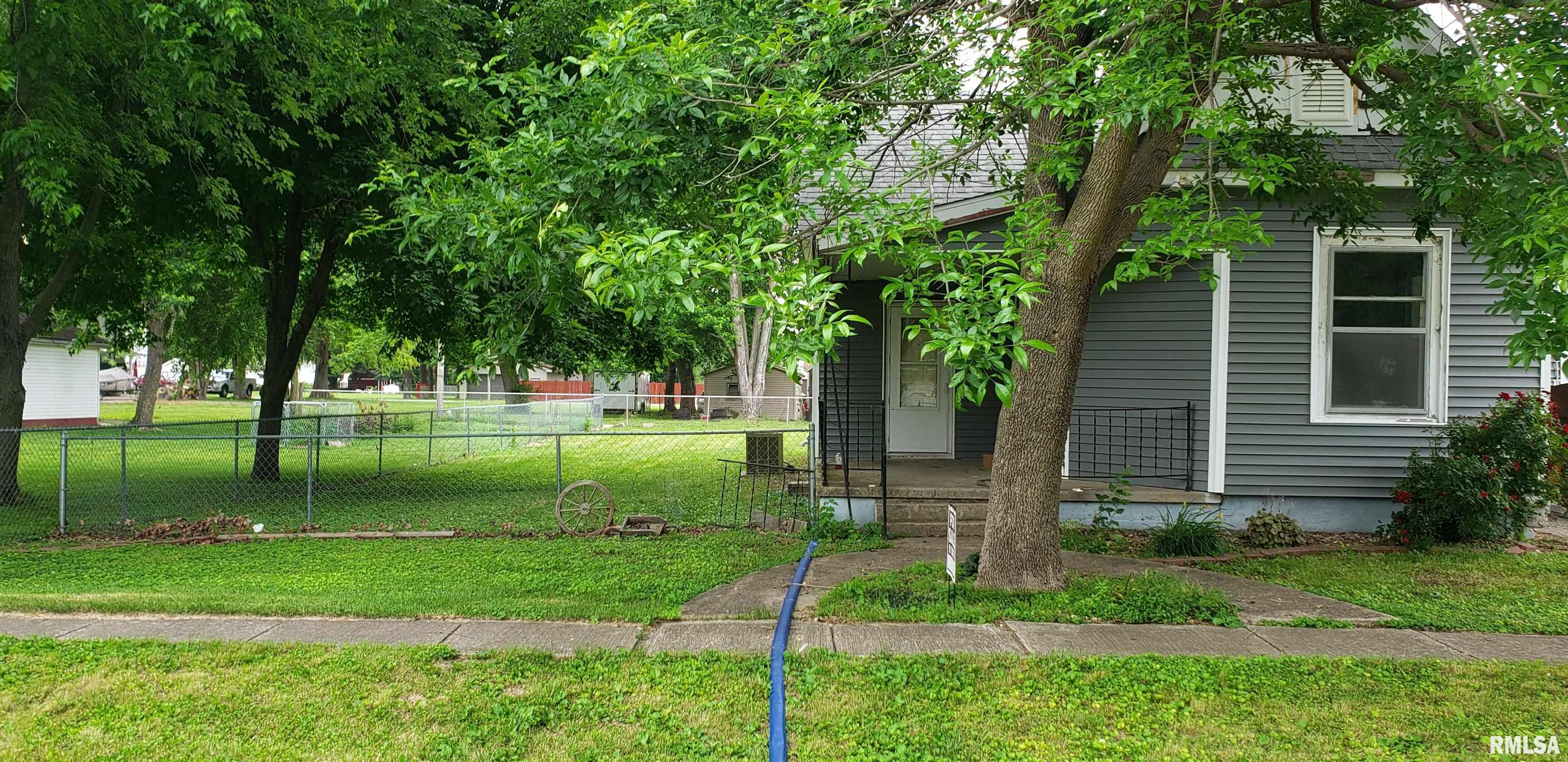 313 Walnut Dawson, IL 62520 - Photo 26 of 27