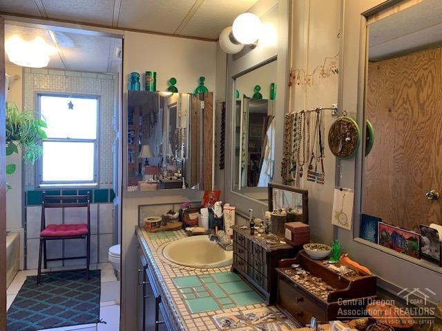 16505 Southwest Alfalfa Road Powell Butte, OR 97753 - Photo 17 of 25 Master bathroom