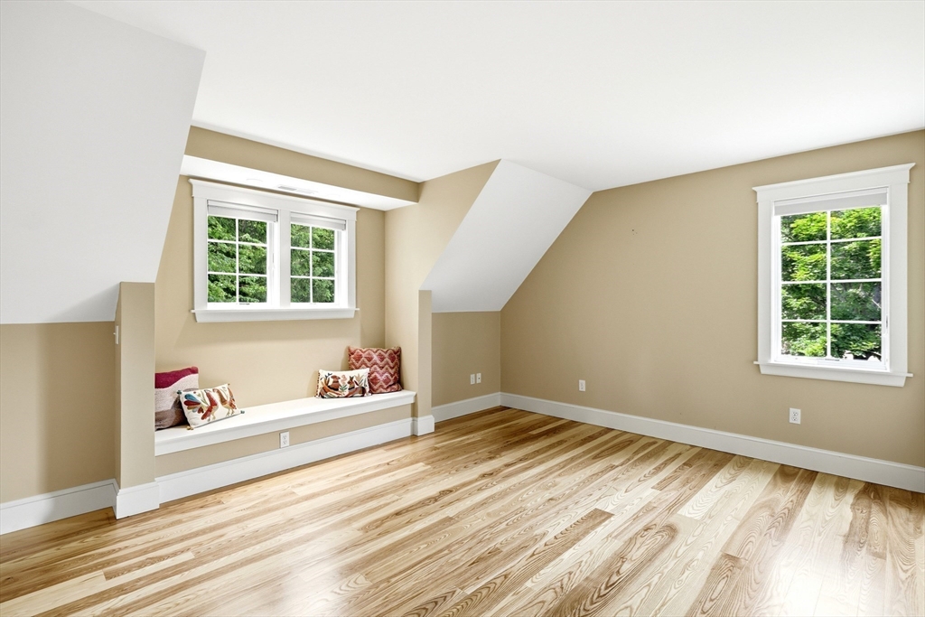 36 Sovereign Way Northampton, MA 01062 - Photo 19 of 39
