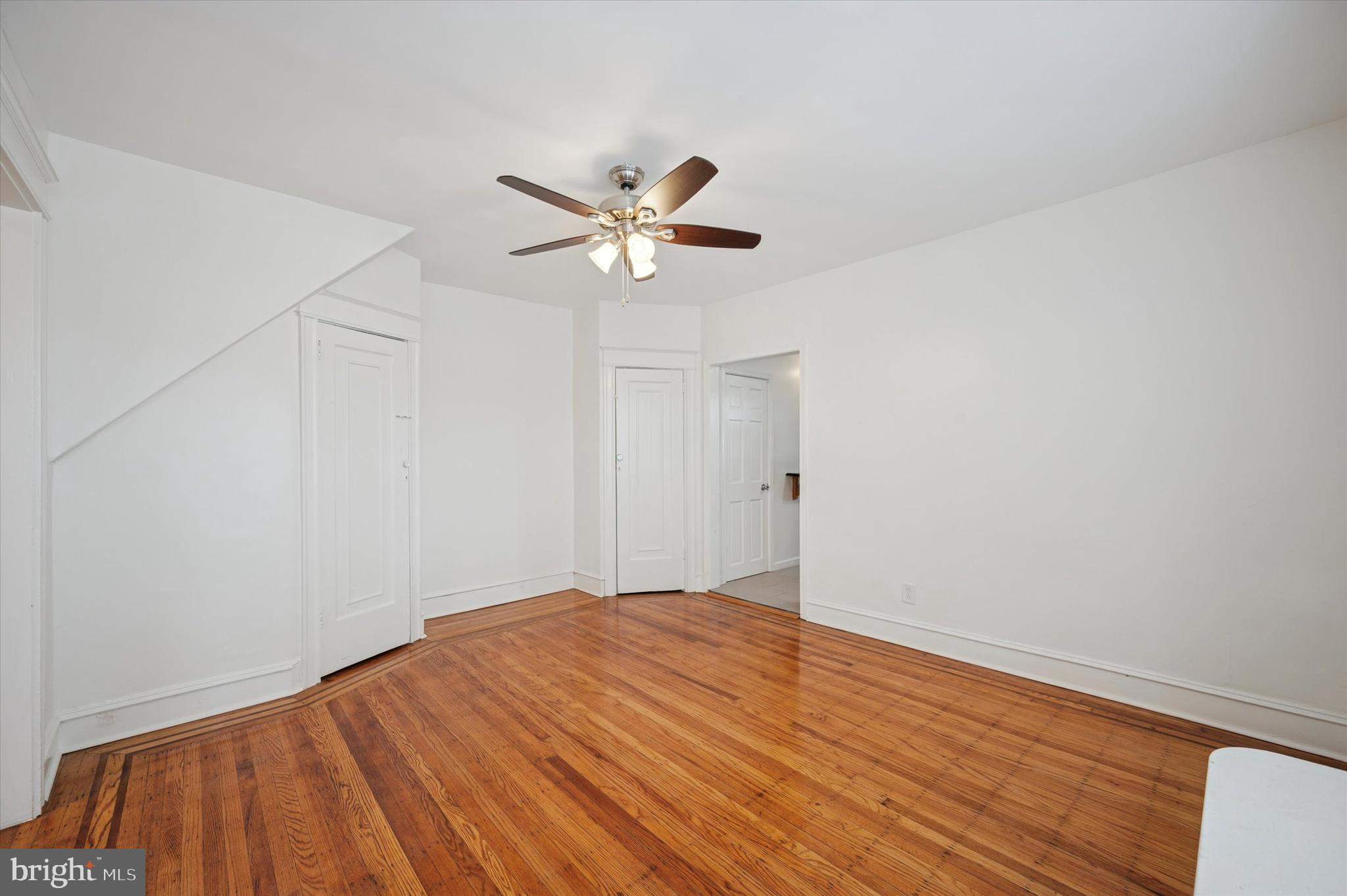5648 North Warnock Street Philadelphia, PA 19141 - Photo 4 of 25