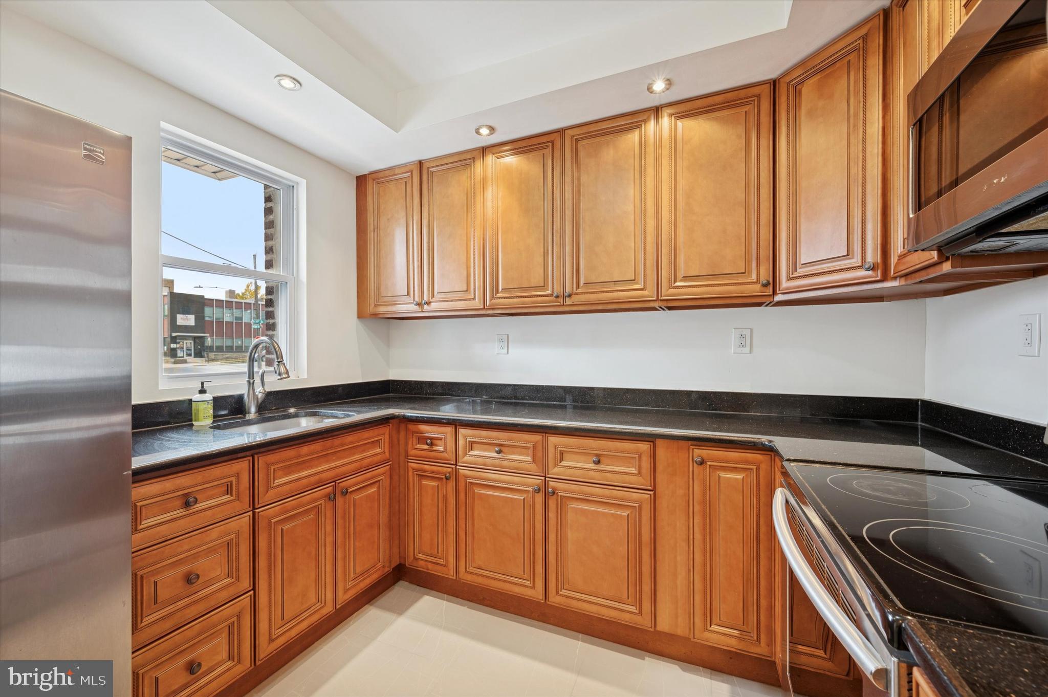 5648 North Warnock Street Philadelphia, PA 19141 - Photo 10 of 25