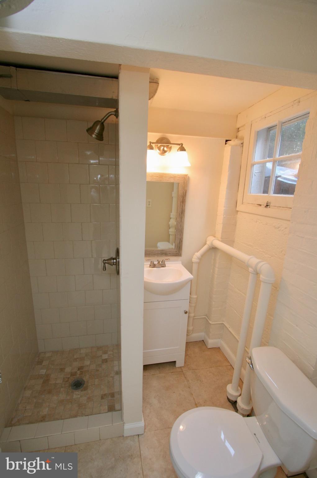2102 Plyers Mill Road Silver Spring, MD 20902 - Photo 18 of 24 Bath