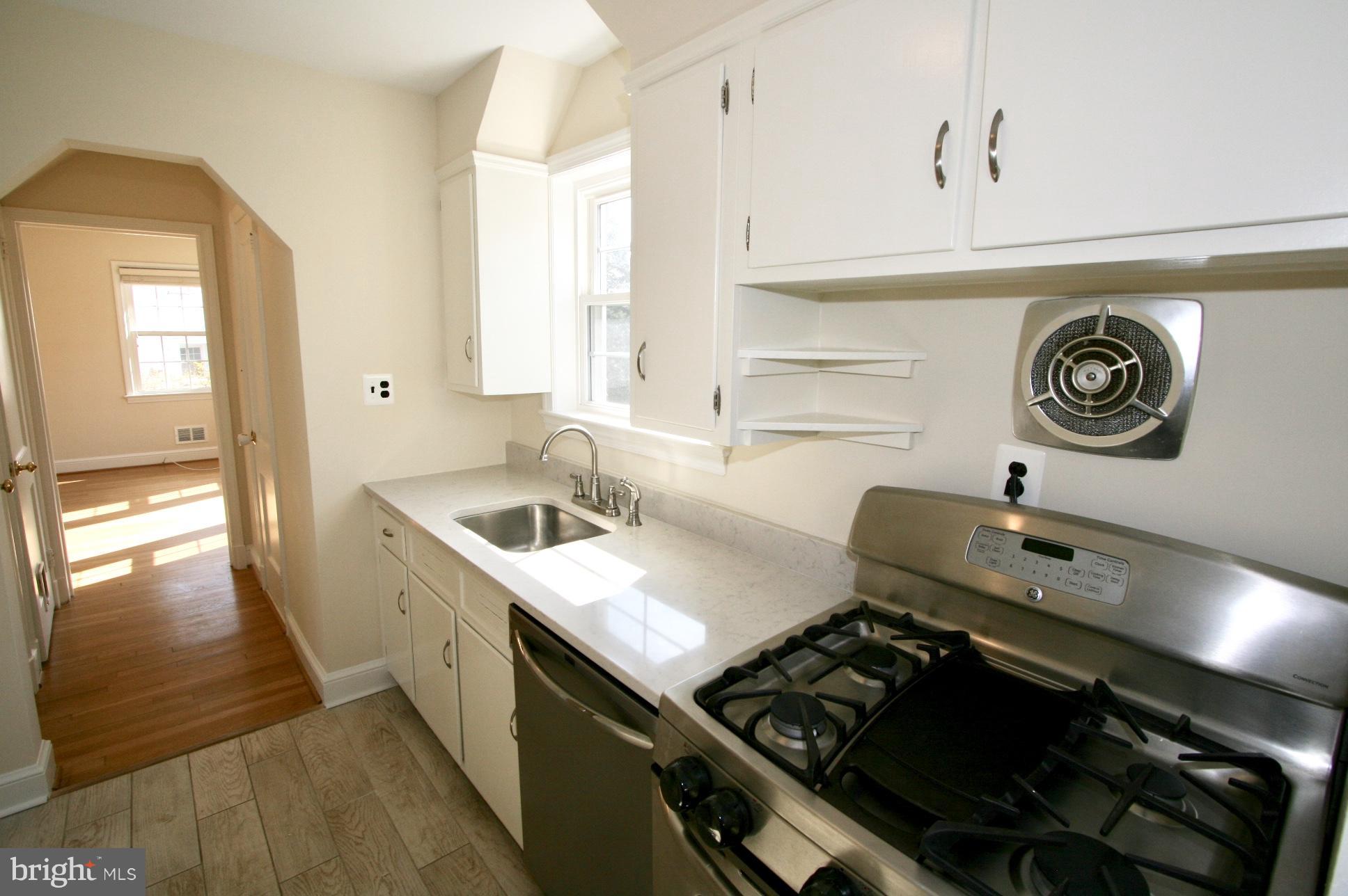 2102 Plyers Mill Road Silver Spring, MD 20902 - Photo 6 of 24 Kitchen